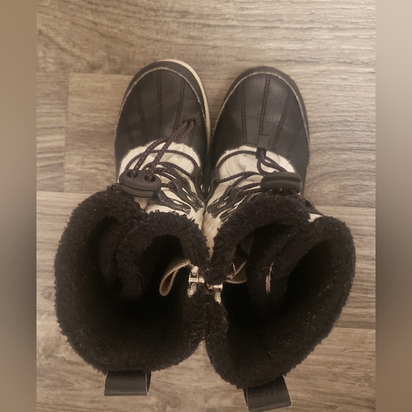 TOTES LITTLE GIRLS WINTER BOOTS | SIZE 1 | GENTLY PRE-LOVED | SO ADORABLE!!! - Picture 6 of 10